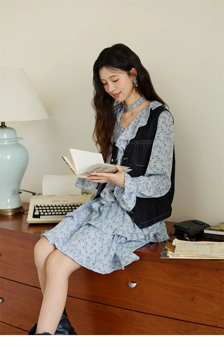 MISHOW Women's Denim Vest 2026 Spring Sleeveless Different Buttons V-neck Casual Waistcoat with Pockets Vest Coats MXE45W0868