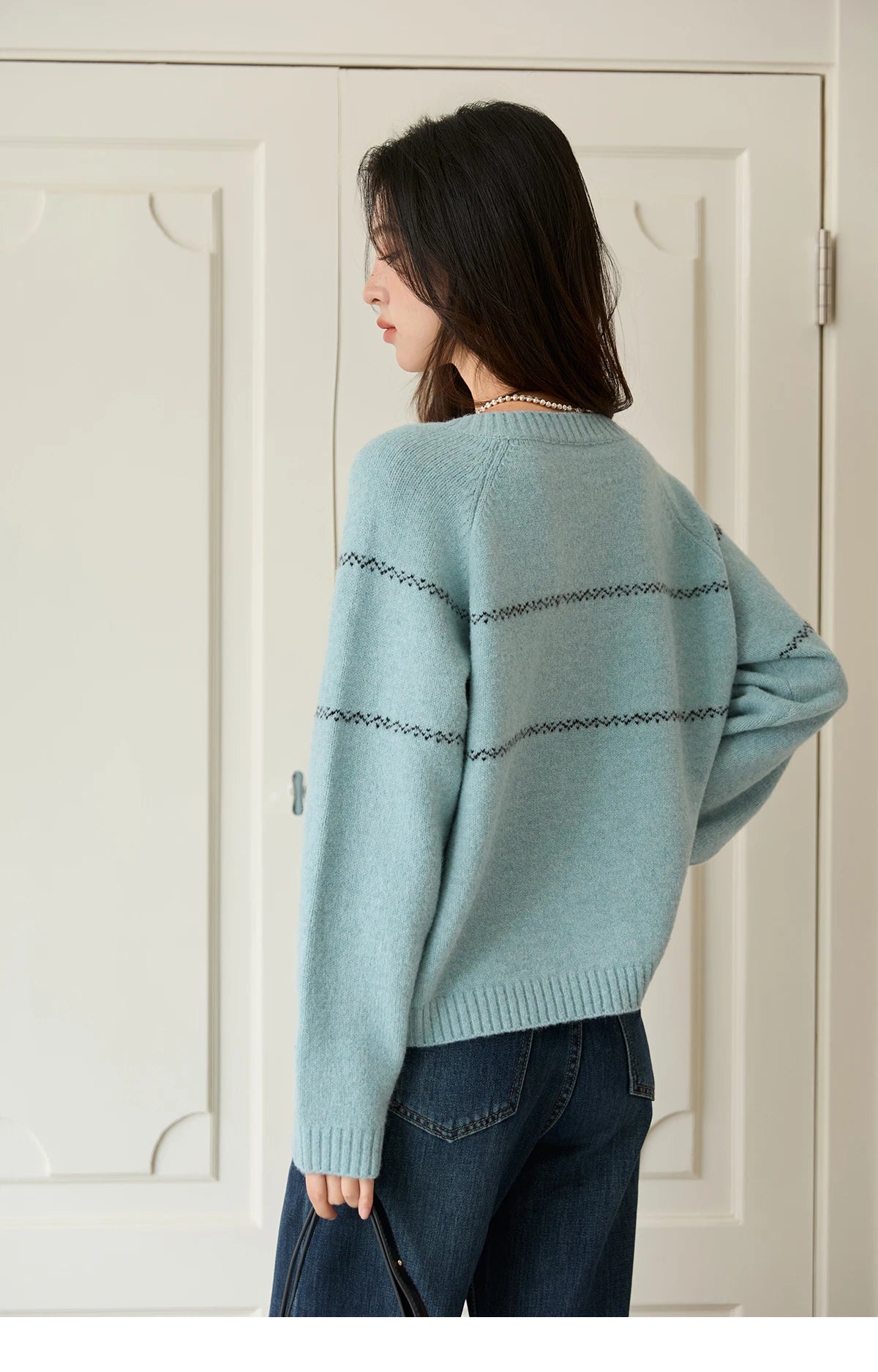 MISHOW Women Cardigan Long Sleeve 2025 Autumn Winter Flower Embroidered Knitted Cardigan Commute Loose Blue Knit Top MXE46Z2581