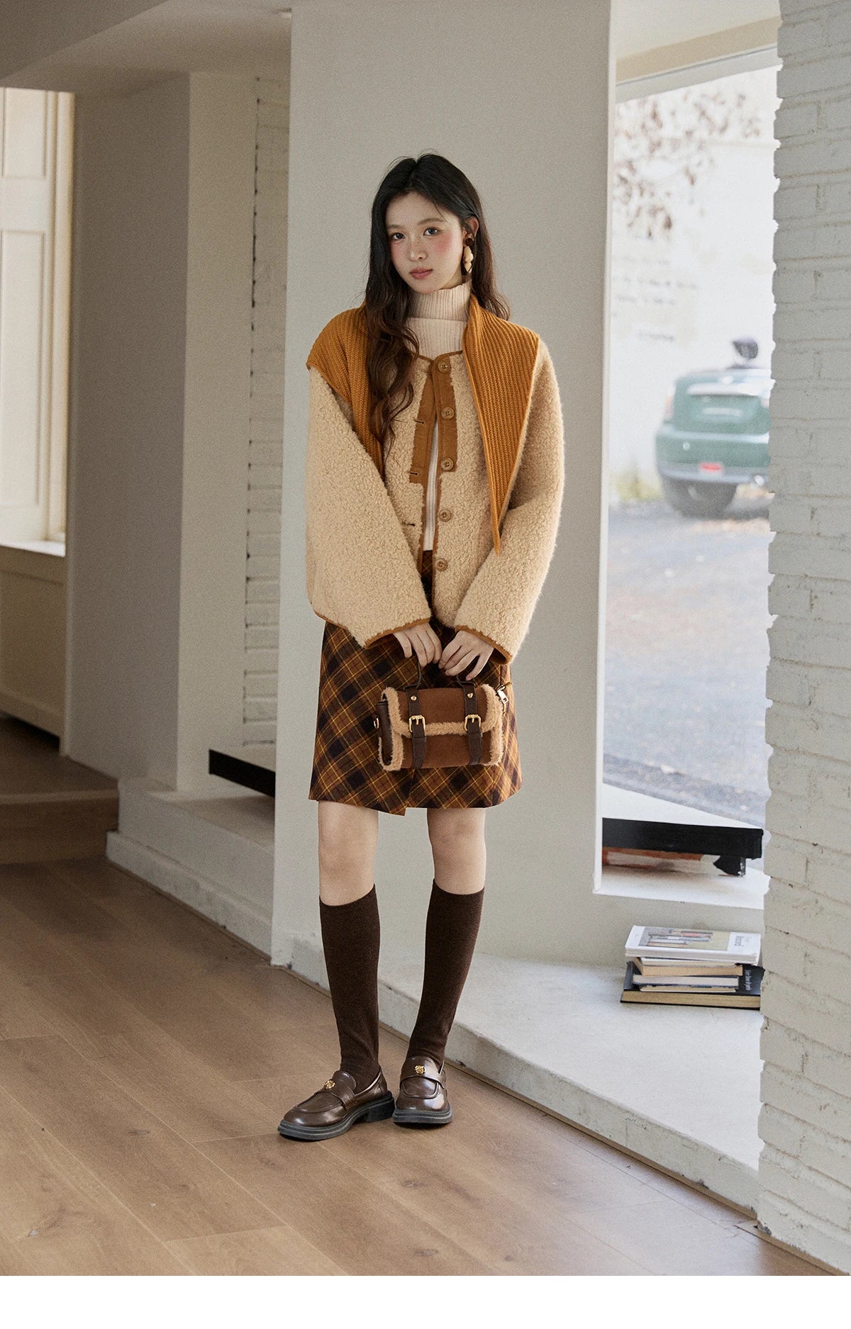 MISHOW Lamb Wool Jacket with Color Blocking Knitted Shawl for Women Winter 2025 Warm Thickened Fur One-piece Coats MXE91W0969