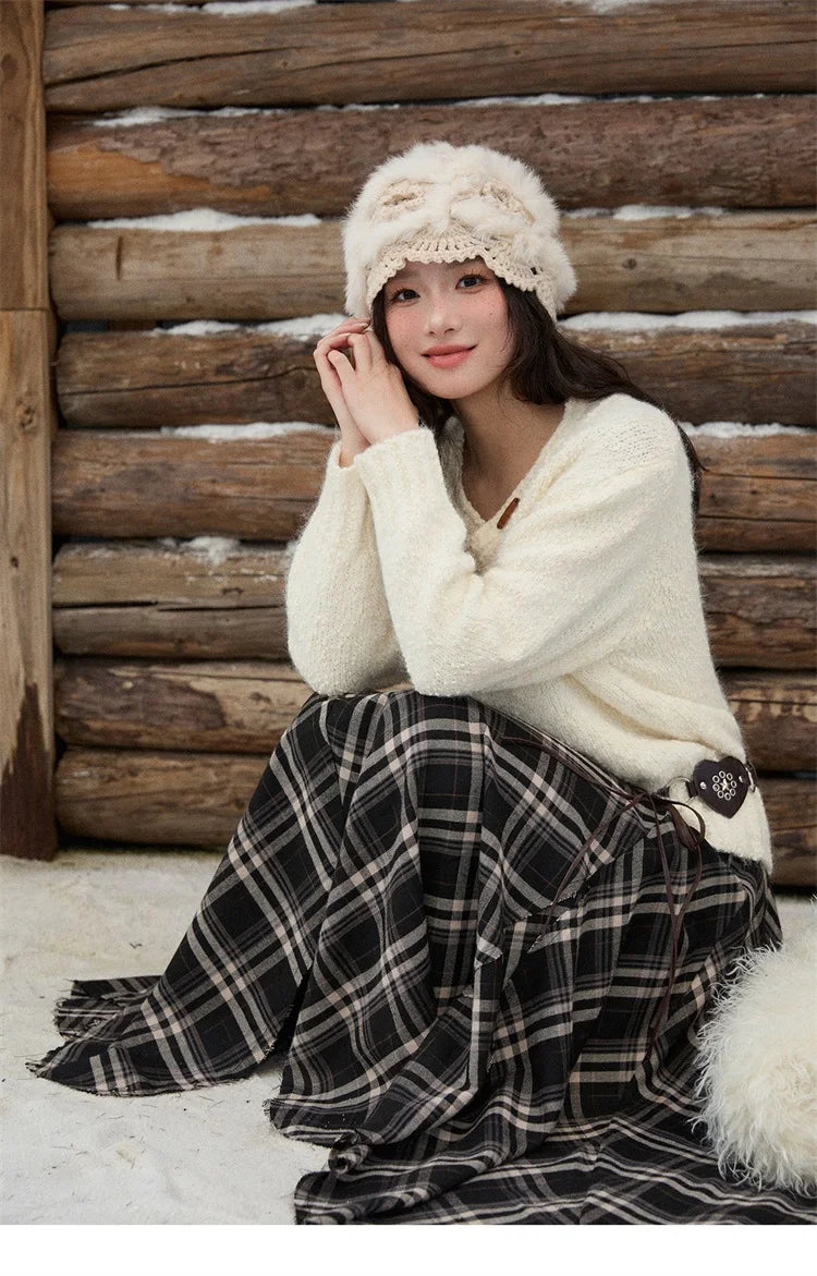 MISHOW Luxury Women Sweaters 2025 Winter Elegant V-neck Thick Pullovers Retro Ribbed Cuff Versatile Long-sleeved Top MXE87Z2755