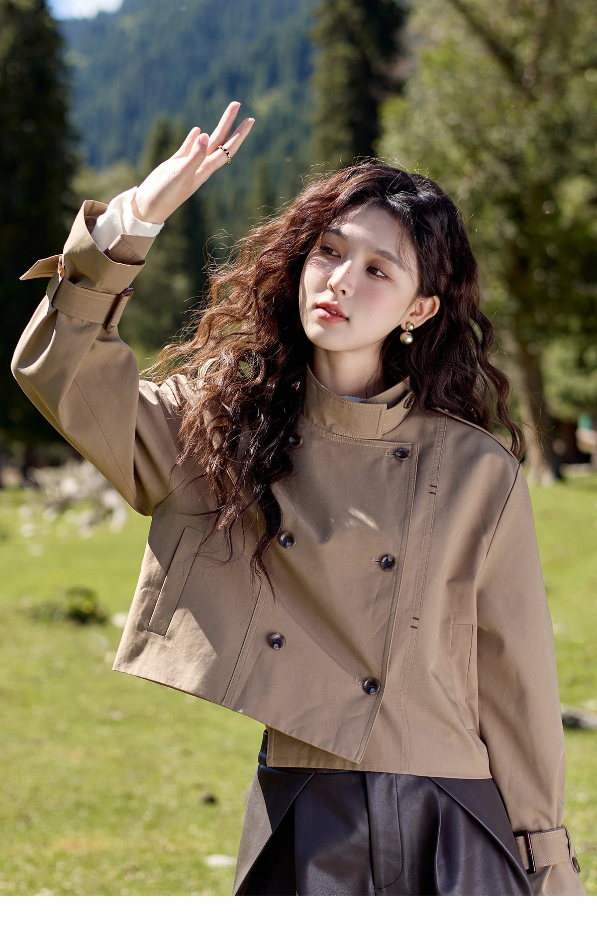 MISHOW Women's Short Fragrant Windbreaker Jacket 2024 Autumn Korean Stand Collar Double Row Placke Trench Streetwear MXD42W0386