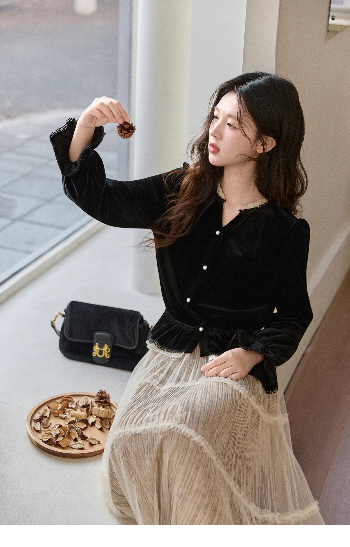 MISHOW Women's Black Velvet Shirts 2025 Winter Retro Splicing Lace Tops Ruffle Hem Pearl Button Puff Sleeve Shirt MXE94X2516