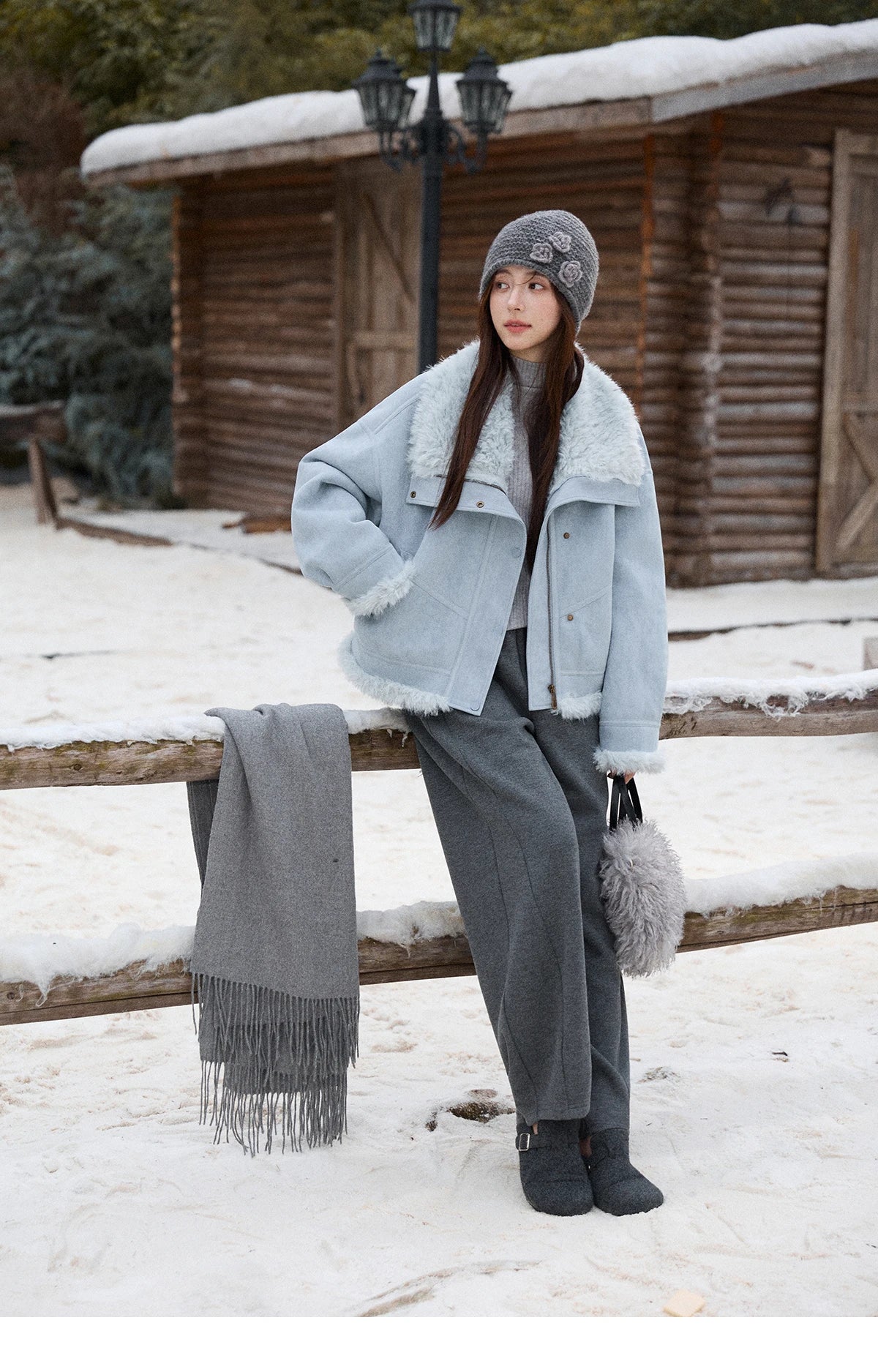 MISHOW Women's Blue Jacket 2025 Winter Blue Plush Turn-down Collar Zip-up Coat Fashion Casual Warm Loose Coat Woman MXE87W0917