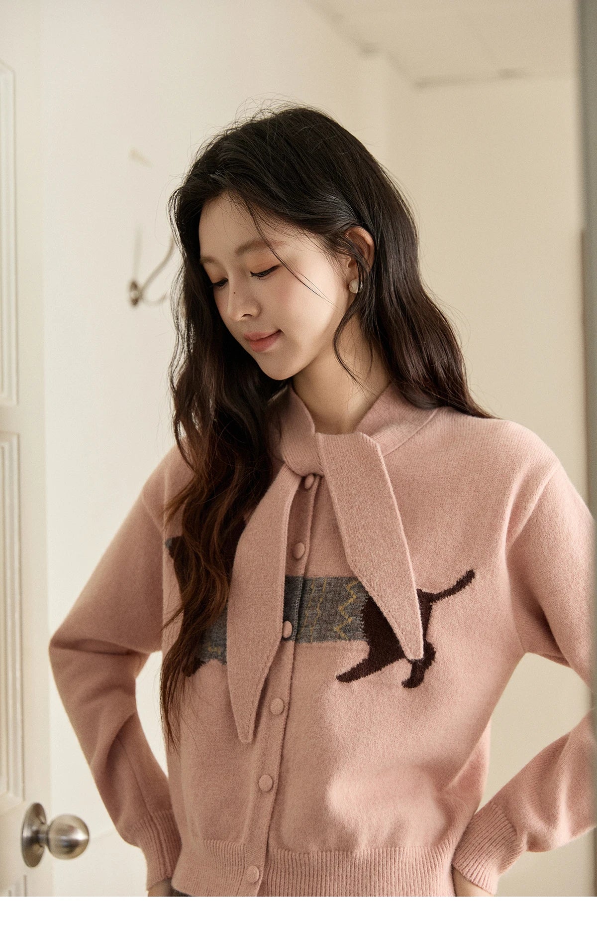 MISHOW Women's Pink Knit Cardigan 2025 Autumn Winter Dachshund Pattern Bow Collar Sweaters Single-breasted Loose Tops MXE94Z2997