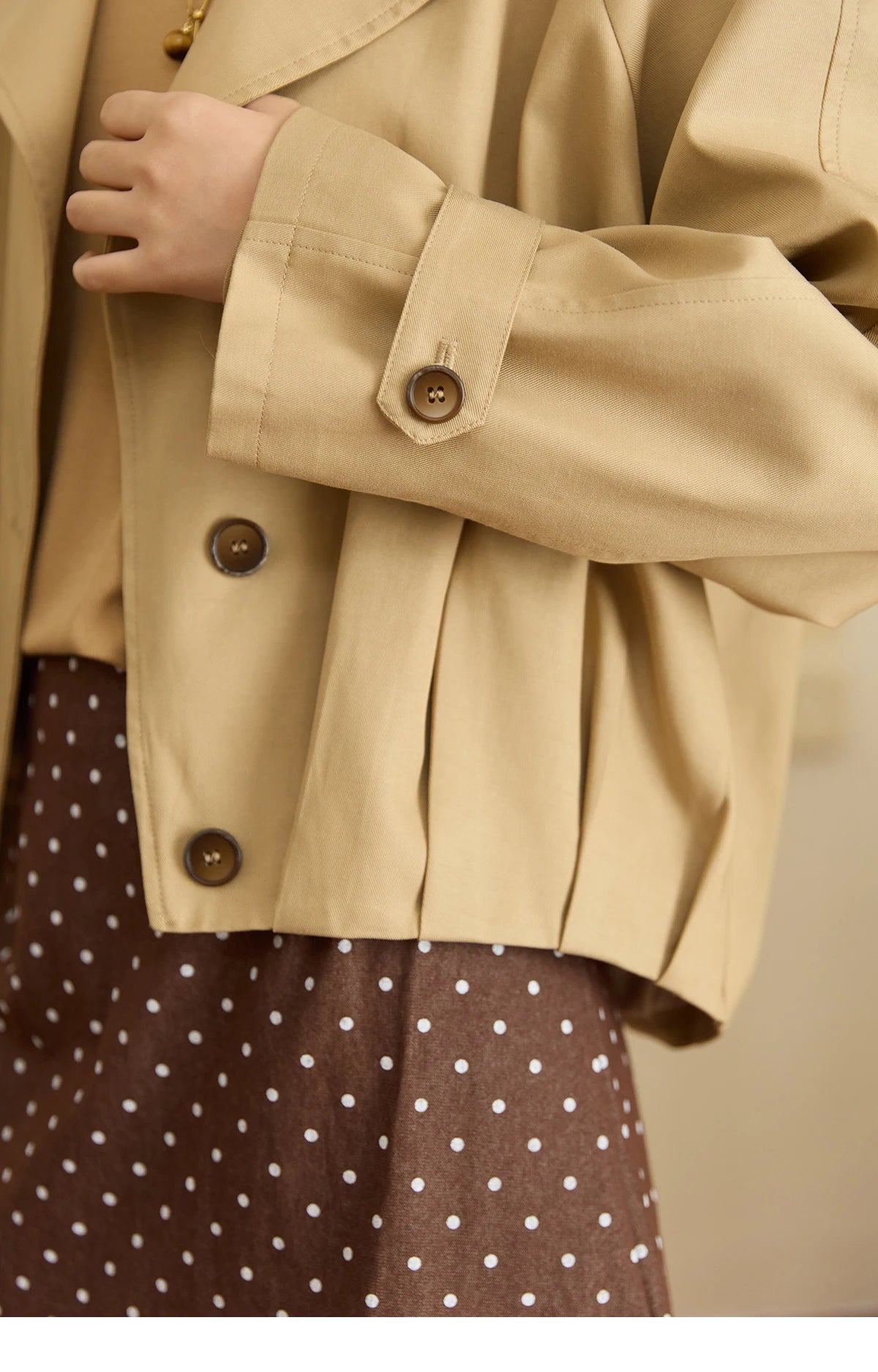 MISHOW Cotton Trench for Women 2025 Autumn Khaki Handmade Pleated Short Jacket Lapel Two Buttons Trench Office Lady MXE43W0804