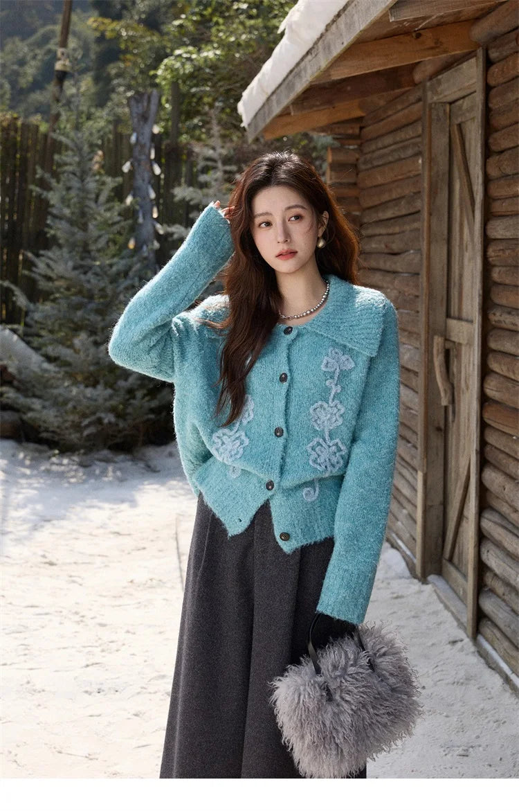 MISHOW Retro Three-dimensional Floral Jacquard Sweater for Women 2025 Autumn Winter Lapel Thickened Knitted Cardigan MXE87Z2684