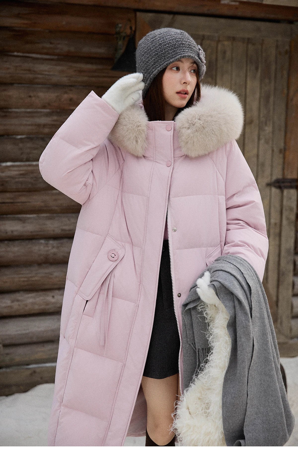 MISHOW Women's Winter Coat with Hood 2025 Fashion Solid Commute Long Down Jacket Windproof Warm Down Coat Luxury MXE51Y0079