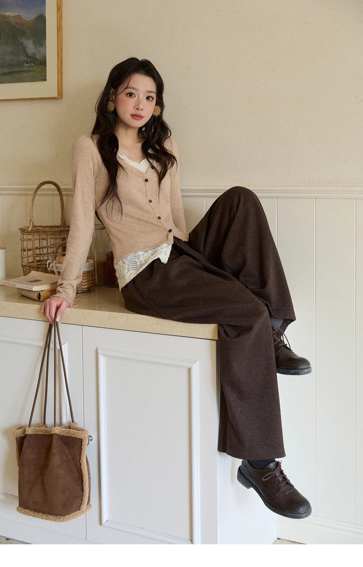 MISHOW Long Sleeve Tops for Woman 2025 Autumn Winter Sweet Gentle V-neck Top with Lace Trim Commute Slim Knit Top MXE86Z2673