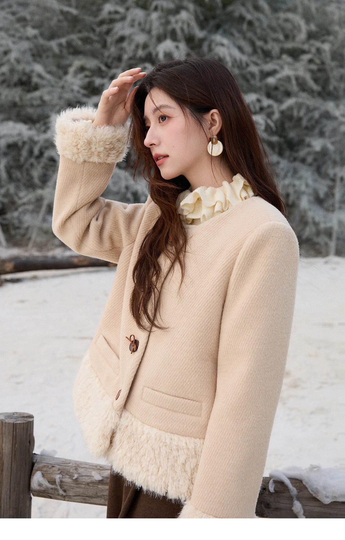 MISHOW Retro Apricot Wool Thickened Short Coat 2025 Winter Plush Splicing Coat Placket Vintage Handmade Buttons Coat MXE92W0998