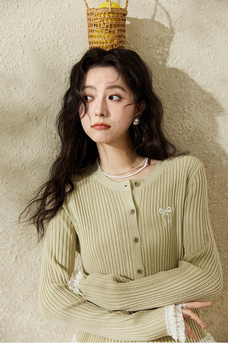 MISHOW Macaron Knitted Tops 2025 Spring Hollow Hook Flower Lace Splicing Tops Bow Embroidery O-neck Long Sleeve Tees MXE16Z1211