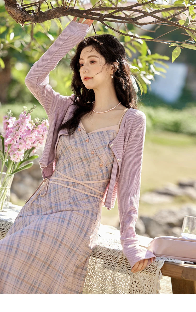 MISHOW Plaid Strap Dress for Women Spring 2025 French V-neck Sleeveless Dress Slim Lace-up Waist Camisole Dresses MXE11L2088