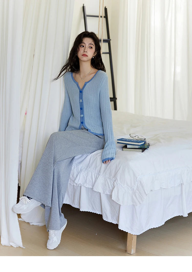 MISHOW Wool Blend Blue Contrasting Knitted Top 2025 Spring Slim Fit Base Sweater Women V Neck Shell Button Sweet Tops MXE14Z1184