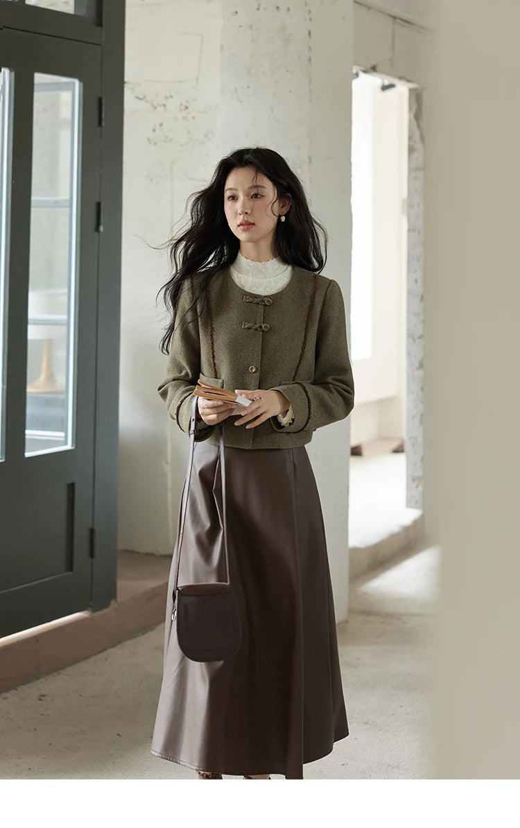 MISHOW Fashion Plaid Tweed Coat Women Premium Elegant Gentle Tweed Jacket Single Breasted Long Sleeve Loose Short Top MXD46W0449