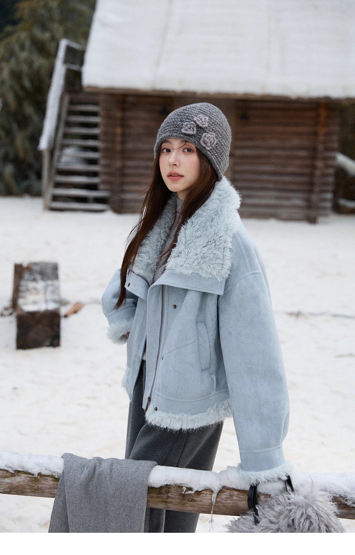 MISHOW Women's Blue Jacket 2025 Winter Blue Plush Turn-down Collar Zip-up Coat Fashion Casual Warm Loose Coat Woman MXE87W0917