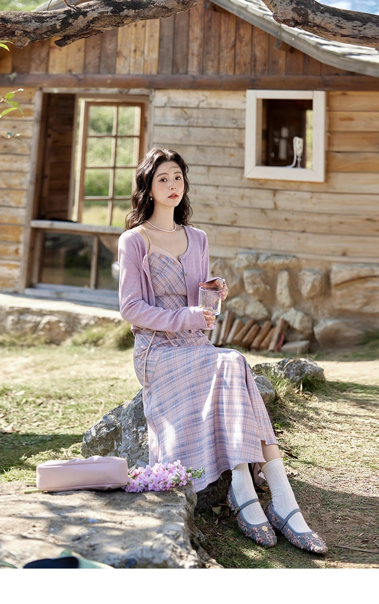 MISHOW Women's Butterfly Button Knitted Cardigan Spring 2025 Slim Fit Versatile Sweater Round Neck Sweet Solid Tops MXE11Z1104