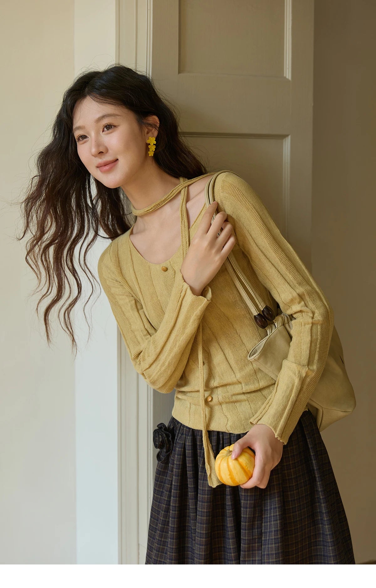 MISHOW Women's Wool Blend Knitted Top 2025 Autumn French Slim Scoop Neck with Draped Tie Soft Solid Pullover Top MXE42Z1322