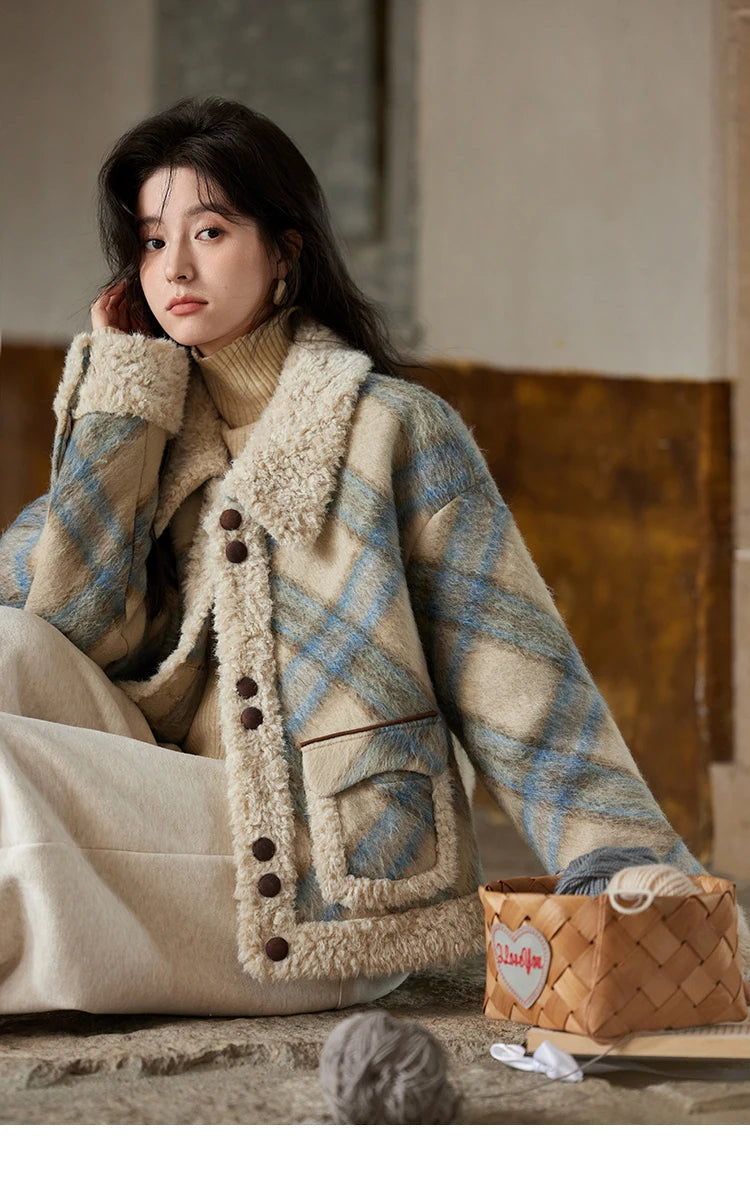 MISHOW Splicing Fleece Short Coat Women 2024 Winter Vintage French Plaid Tweed Thickened Warm Turn Down Collar Jacket MXD55W0574