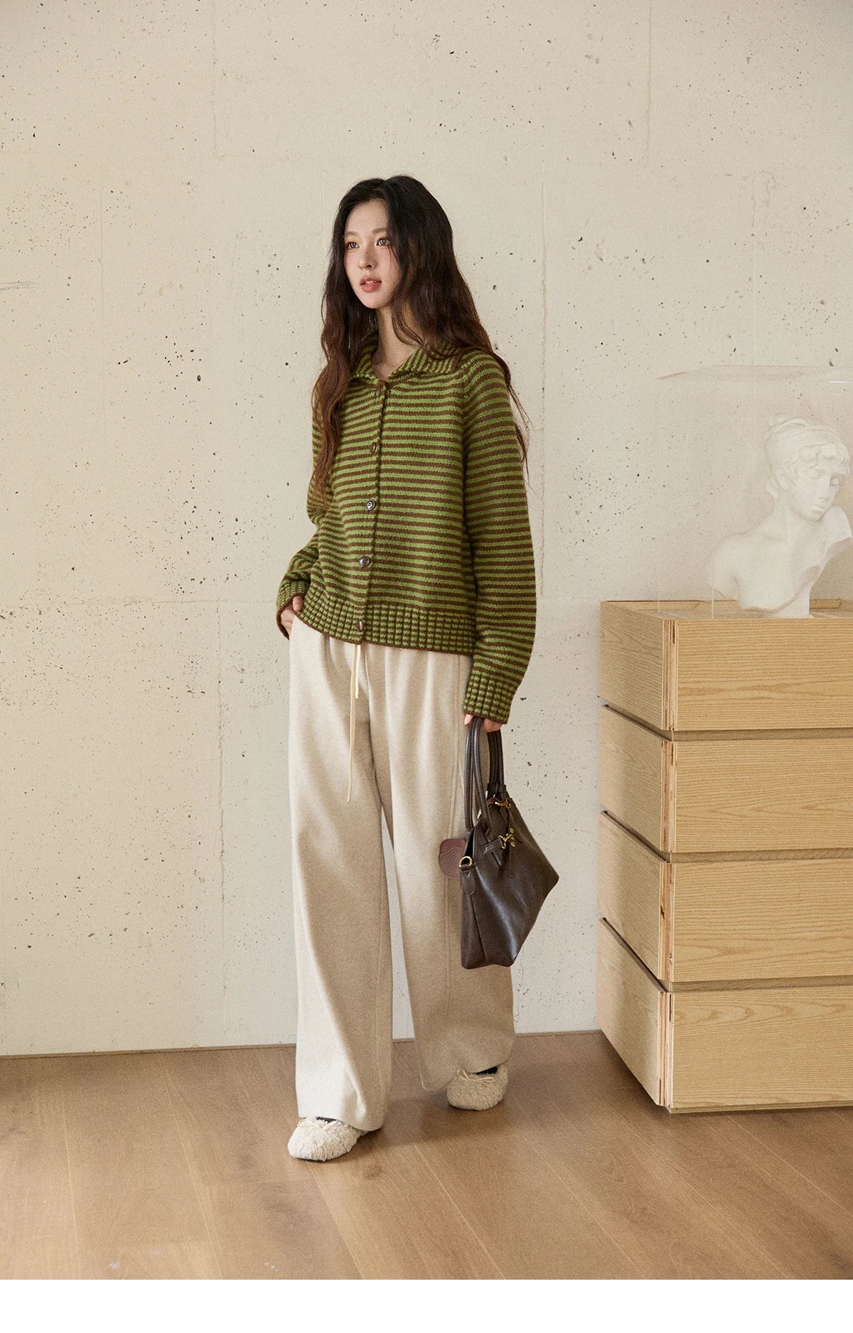 MISHOW New Striped Knitted Cardigan 2025 Autumn Winter Retro Stand-up Collar Raglan Sleeve Cardigan Commute Loose Top MXE88Z2690