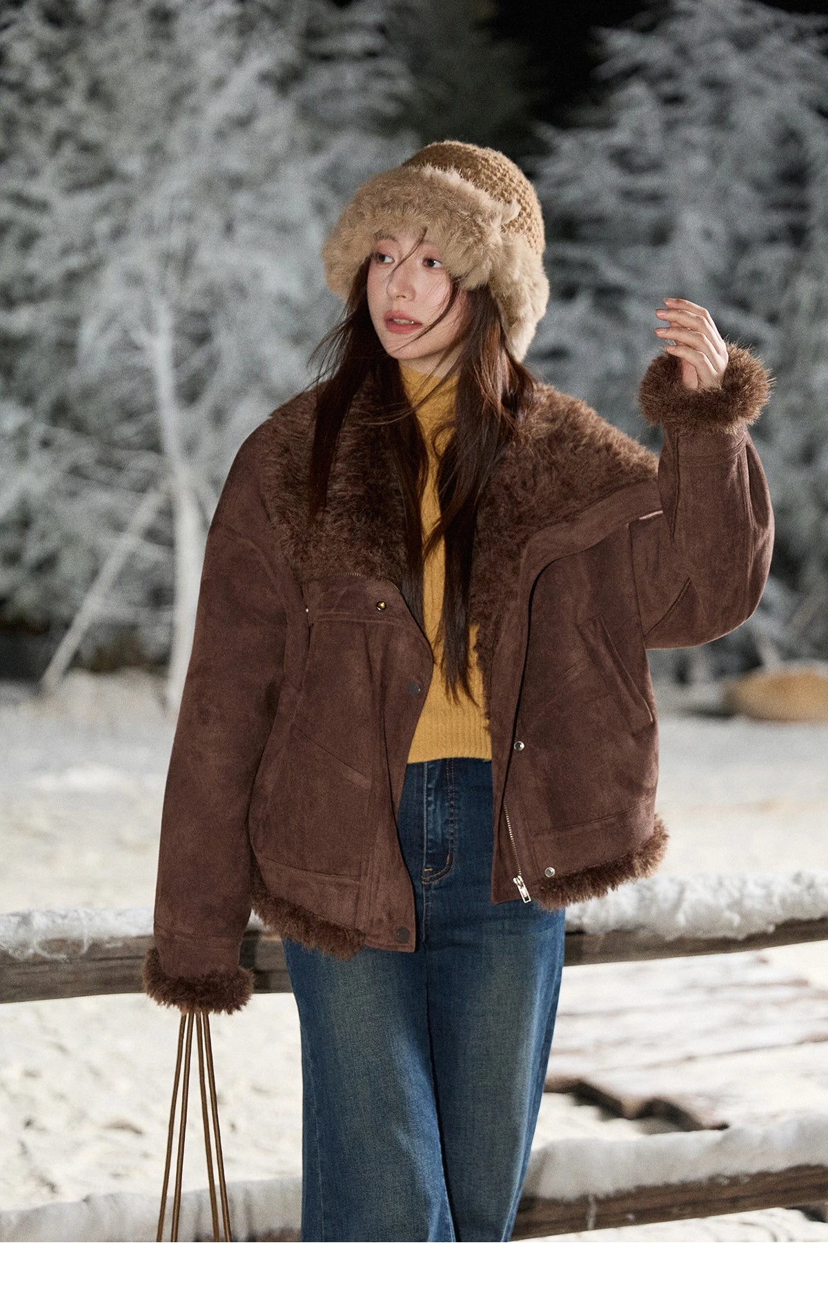 MISHOW Women's Blue Jacket 2025 Winter Blue Plush Turn-down Collar Zip-up Coat Fashion Casual Warm Loose Coat Woman MXE87W0917