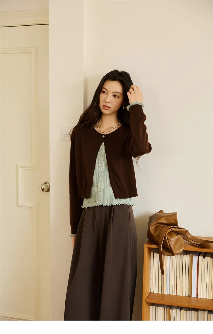 MISHOW Pullover Women 2025 Autumn Winter Retro Fake 2 Pieces Round Neck Color-blocked Lace Trim Knit Sweater Slim Top MXE46Z2545