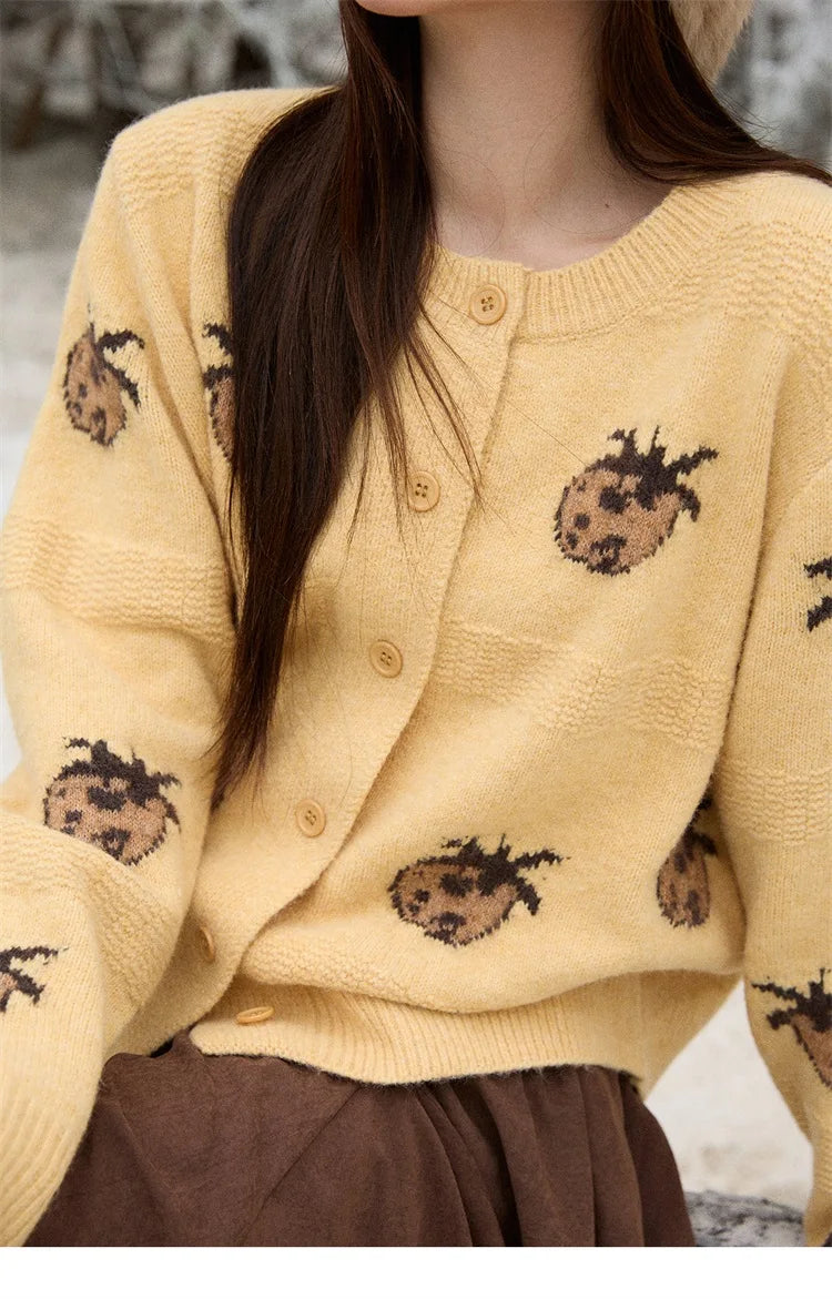 MISHOW Cardigan Women 2025 Autumn Winter Fashion Fuuny Pineapple Jacquard Round Neck Single-breasted Sweater Woman MXE87Z2752