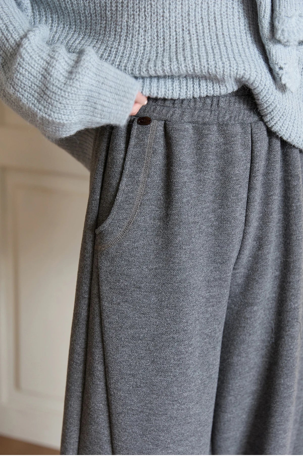 MISHOW Casual Pants for Women 2025 New Fashion Solid Loose Wide-leg Pants Commute Comfortable Women's Winter Pants MXE51K1093