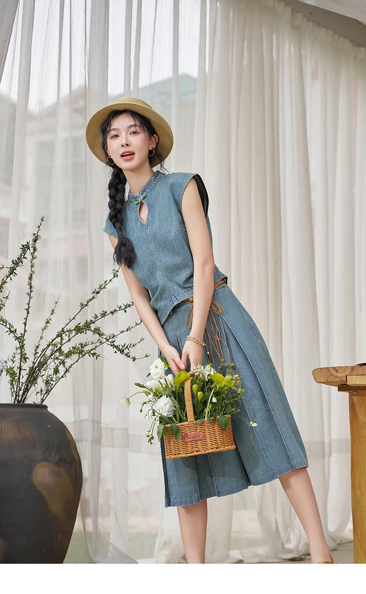 MISHOW Chinese Water Droplet Hollowed Stand Collar Vest Pleated Denim Skirt Separately Summer Retro Denim Collection MXD21X1465