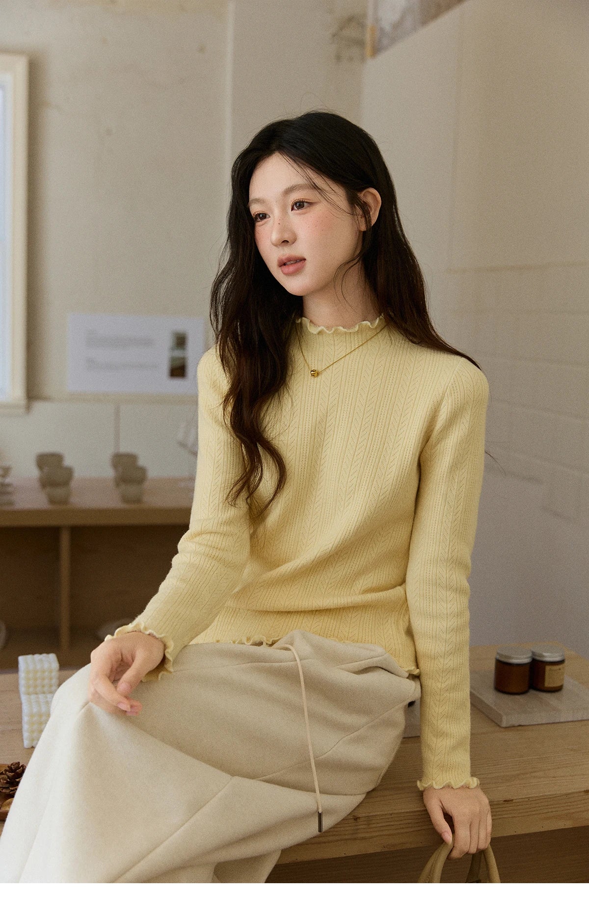 MISHOW Women's One Piece Velvet Thickened Bottom Tops 2025 Winter Versatile Black Fungus Edge Collar Knitted Tops MXE88Z2597