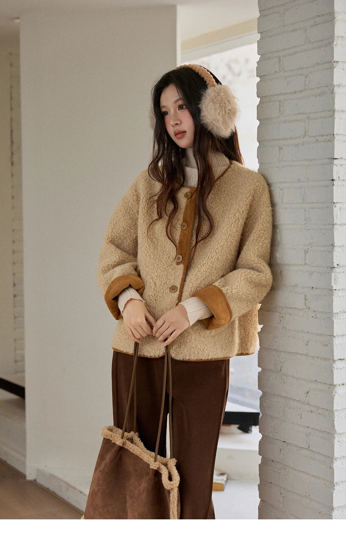 MISHOW Lamb Wool Jacket with Color Blocking Knitted Shawl for Women Winter 2025 Warm Thickened Fur One-piece Coats MXE91W0969