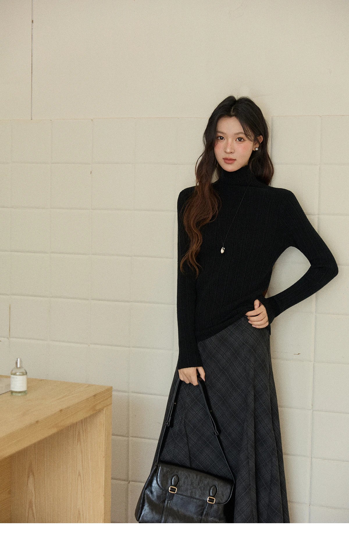 MISHOW Women's Long-sleeved Tops 2025 Winter Simple Solid Turtleneck Sweater Vertical Ribbed Slim Fit Casual Top MXE86Z2656