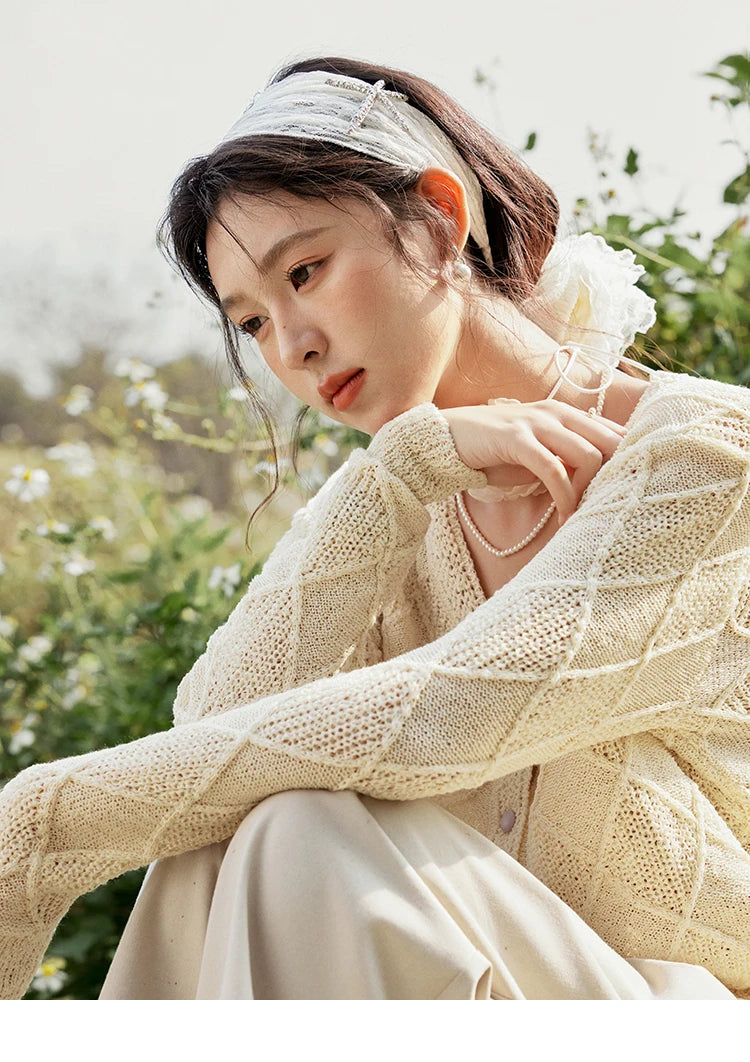 MISHOW Square Pattern Knitted Sweater for Women Spring Summer 2025 V-neck Tops Colorful Starfish Buckle Lazy Cardigan MXE16Z1213