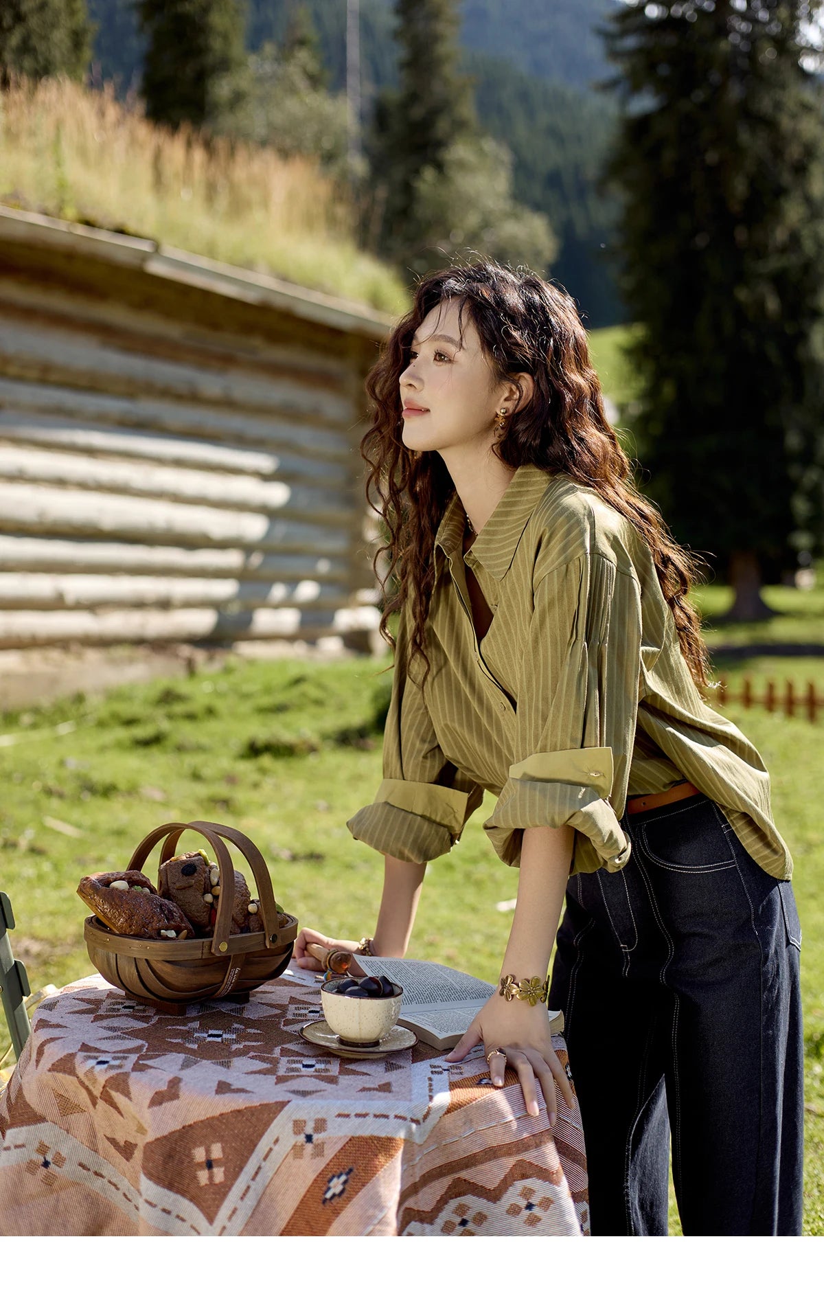 MISHOW Striped Casual Shirt for Women 2024 Autumn Retro Lapel Long Sleeve Top Contrasting Cuffs Shirts Office Lady MXD42C0301