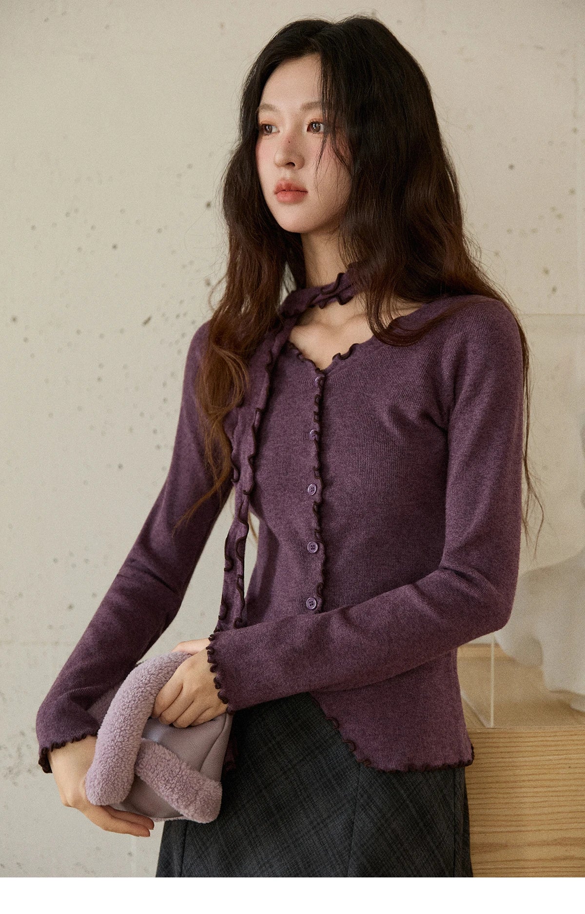 MISHOW New Ruffled Edge Knitted Pullovers for Woman 2025 Retro Slim V-neck Ribbon Knit Top Cmfortable Winter Clothes MXE86Z2728