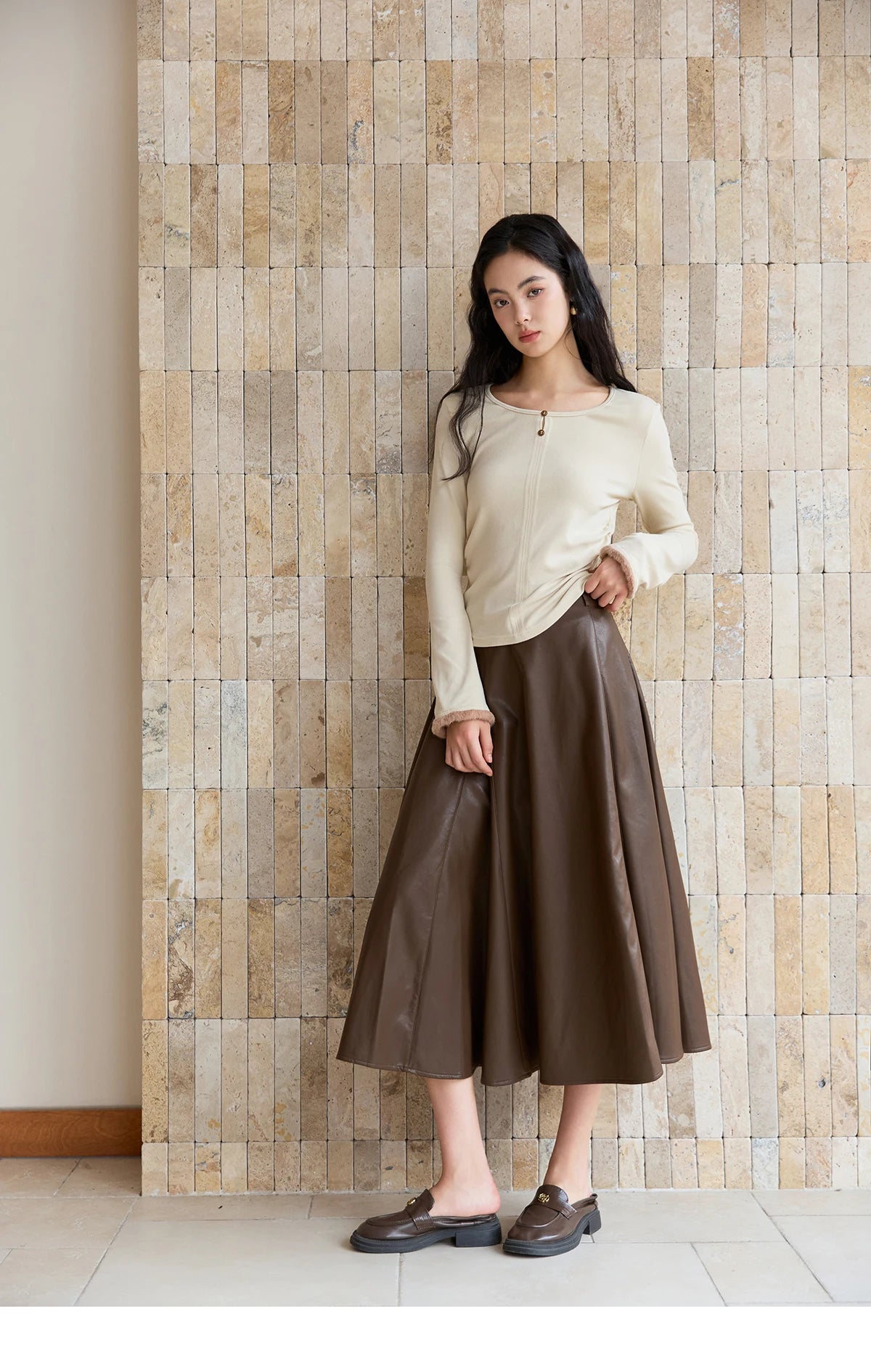 MISHOW Woman Sweaters 2025 Autumn Winter Apricot Brushed Knitted Bottoming Pullovers Pleated Design Casual Loose Top MXE48Z2517