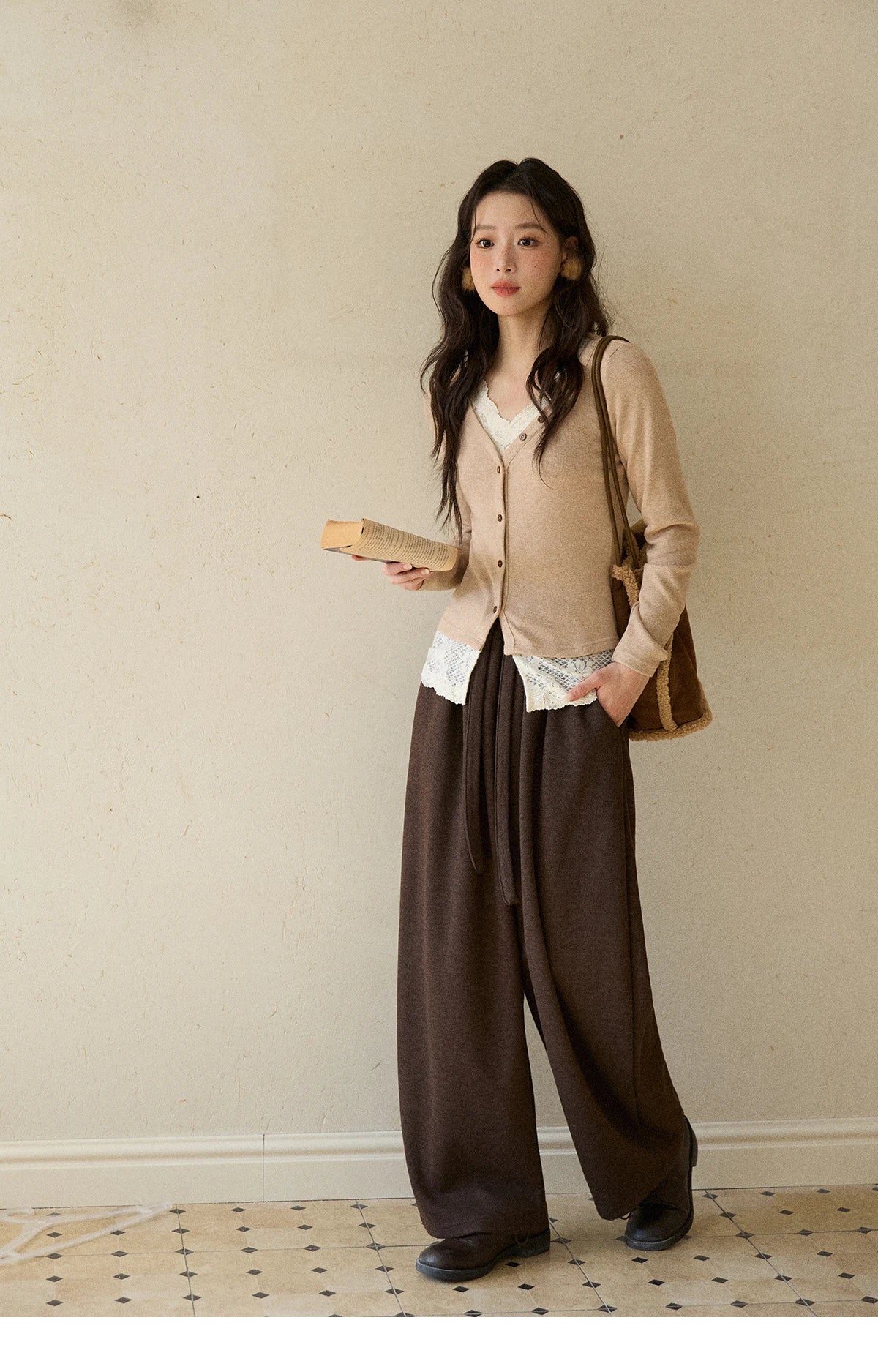 MISHOW Long Sleeve Tops for Woman 2025 Autumn Winter Sweet Gentle V-neck Top with Lace Trim Commute Slim Knit Top MXE86Z2673