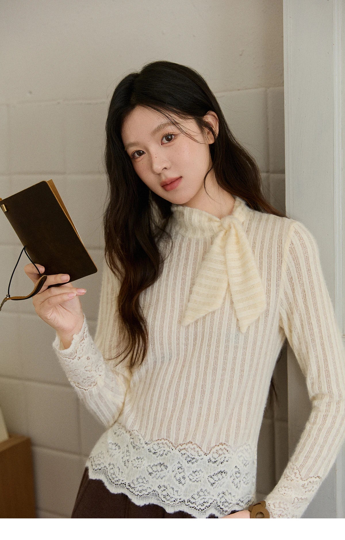 MISHOW French Lace-up Bottom Tops Women Autumn Winter 2025 Korean Vertical Stripe Knitted Top Thickened Interior Tops MXE92Z2797