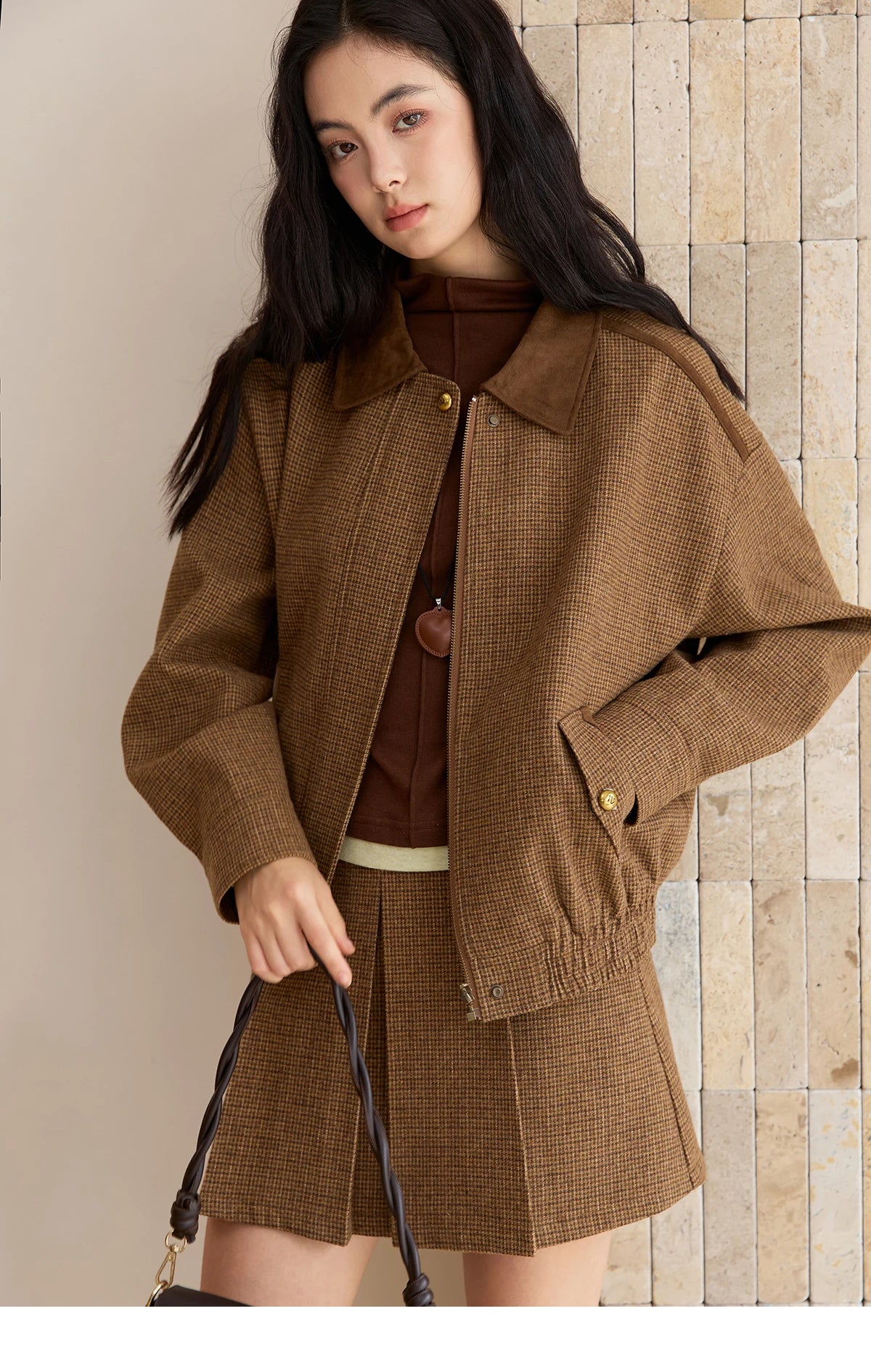 MISHOW Knitted Tops for Women 2025 Autumn New Apricot Stand Collar Long Sleeves Slim Fit with Detachable Cuffs Tops MXE49Z2532