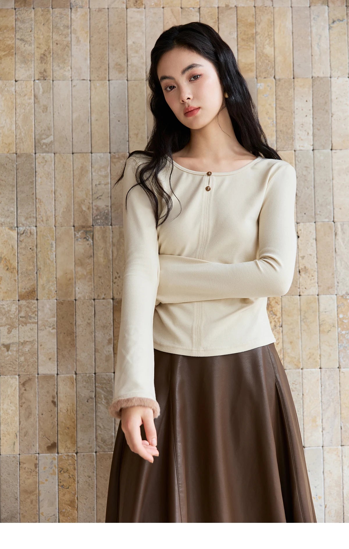 MISHOW Woman Sweaters 2025 Autumn Winter Apricot Brushed Knitted Bottoming Pullovers Pleated Design Casual Loose Top MXE48Z2517