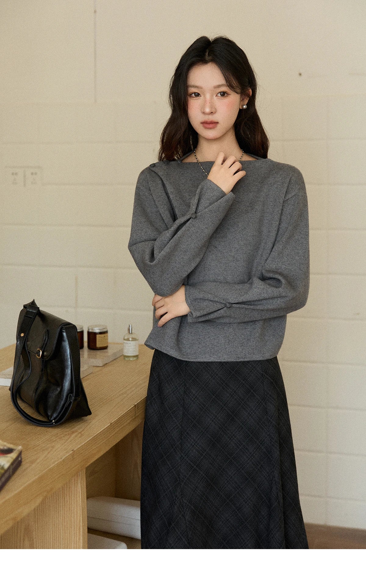 MISHOW Woman Gray Top 2025 Autumn French-style Diagonal Placket Knit Sweater Casual High-end Loose Pullover Woman MXE86Z2744