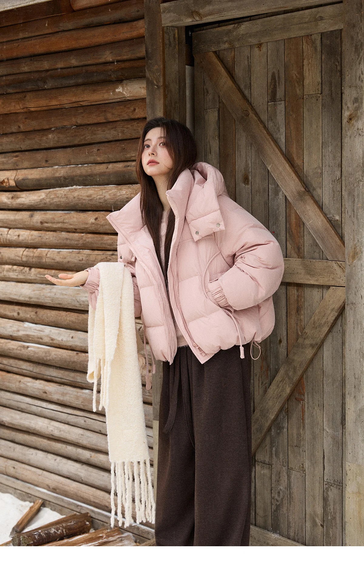 MISHOW Women's Lightweight Padded Jacket 2025 Winter 90%White Duck Down Puffer Jacket Hooded Warm Short Down Jacket MXE51Y0078