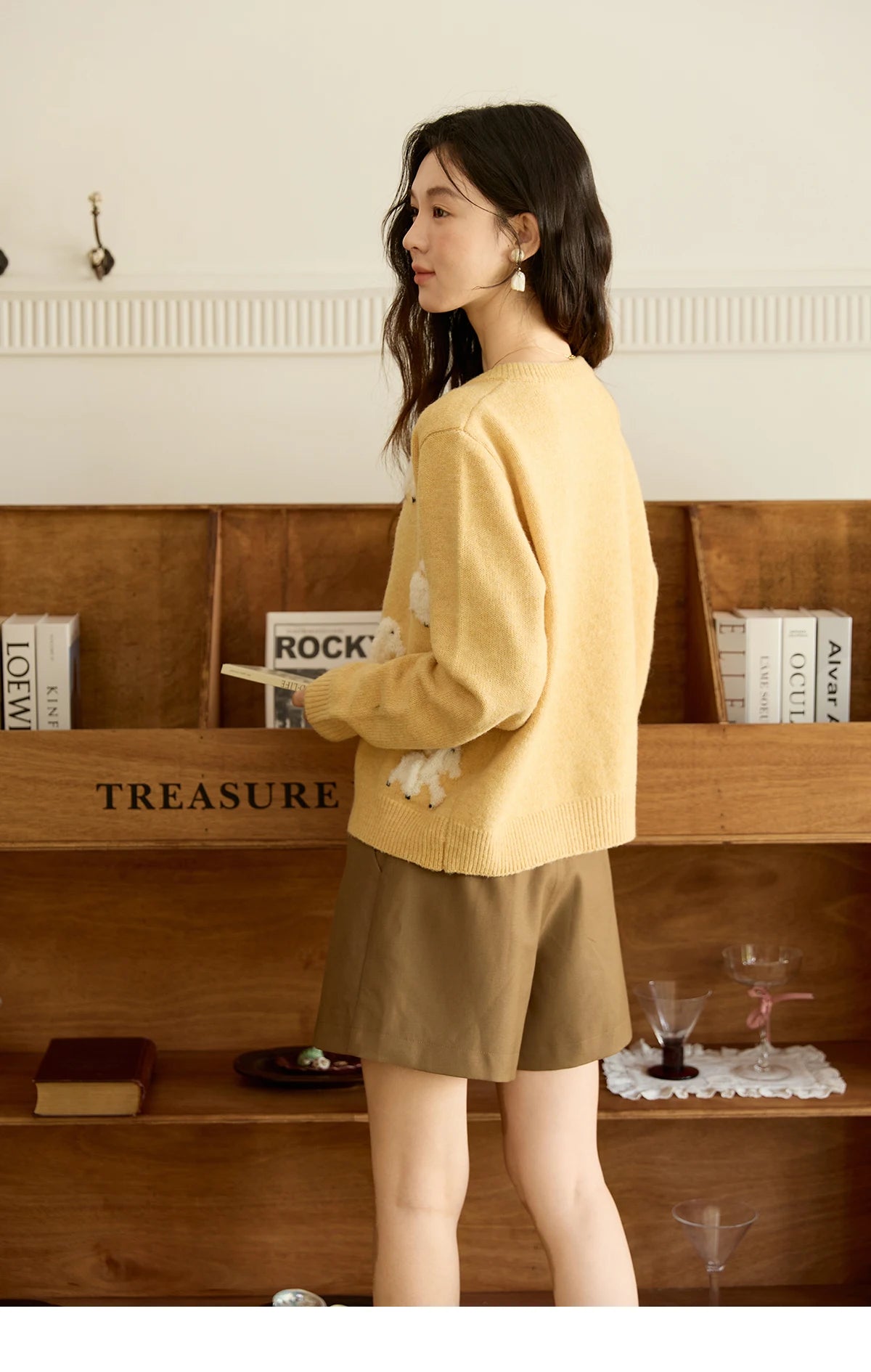 MISHOW Lamb Jacquard Knit Cardigan Women 2025 Autumn New Lambskin Round Neck Single-breasted Commuting Loose Sweater MXE48Z2571