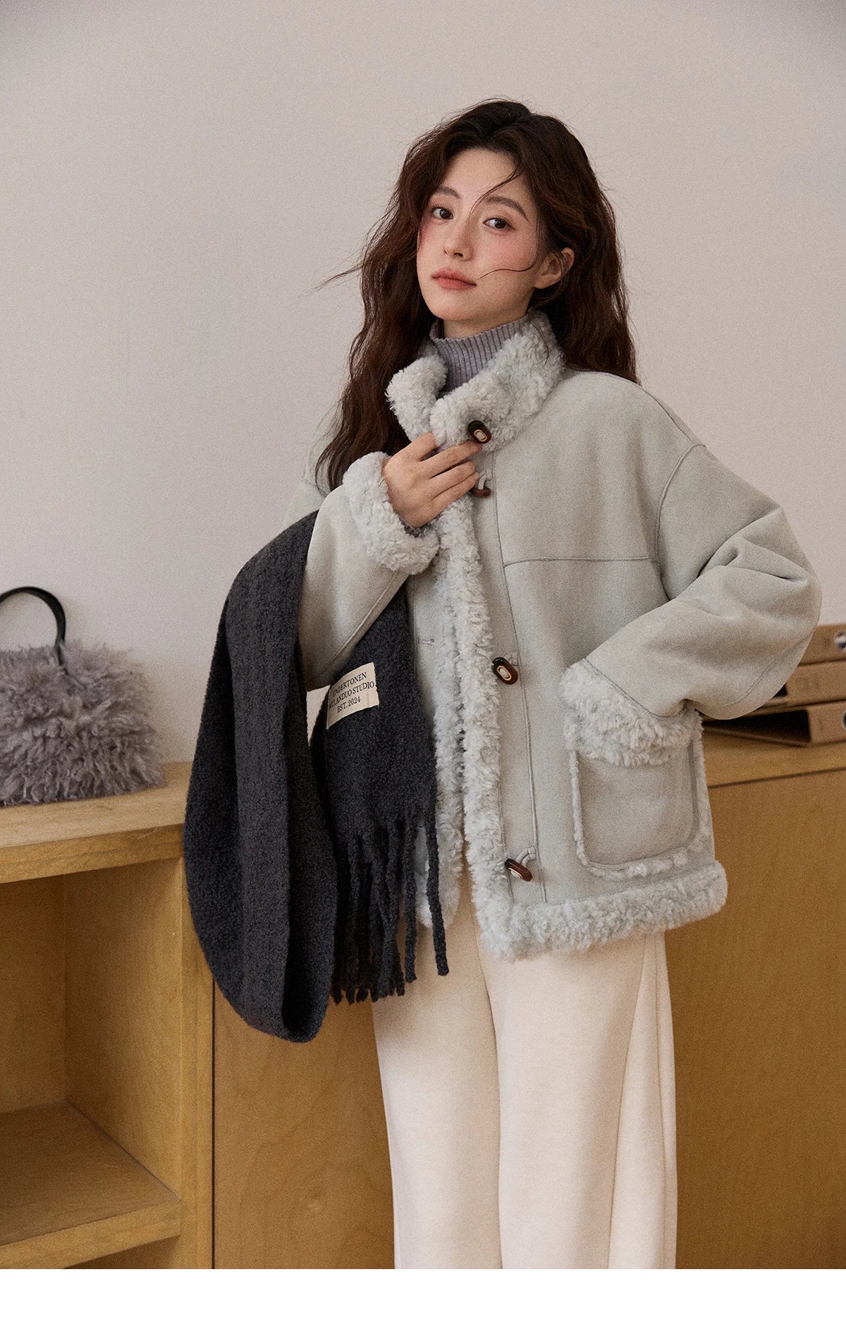 MISHOW Winter Jacket Women 2025 Elegant Luxury Suede Composite Fur Stand-up Collar Short Jacket Windproof Warm Coat MXE87W0941