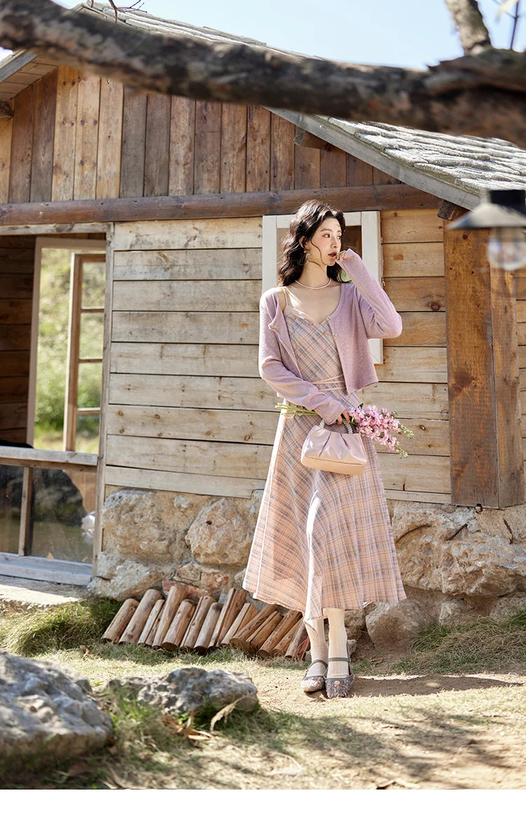 MISHOW Women's Butterfly Button Knitted Cardigan Spring 2025 Slim Fit Versatile Sweater Round Neck Sweet Solid Tops MXE11Z1104