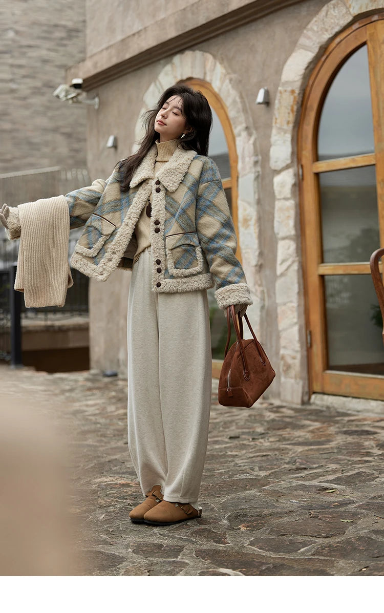 MISHOW Splicing Fleece Short Coat Women 2024 Winter Vintage French Plaid Tweed Thickened Warm Turn Down Collar Jacket MXD55W0574