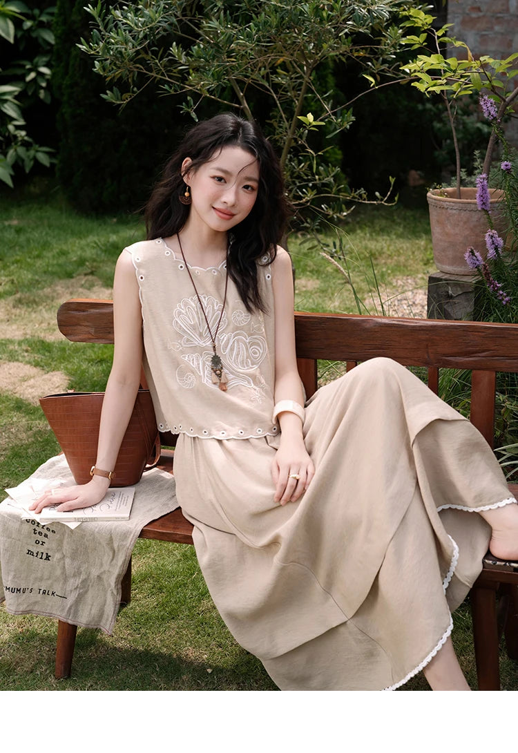 MISHOW Two-Piece Ladies Set 2025 Summer Hollow Out Embroidery Top Lace Spliced Elastic Waist Half Skirt Female Set MXE35T0594