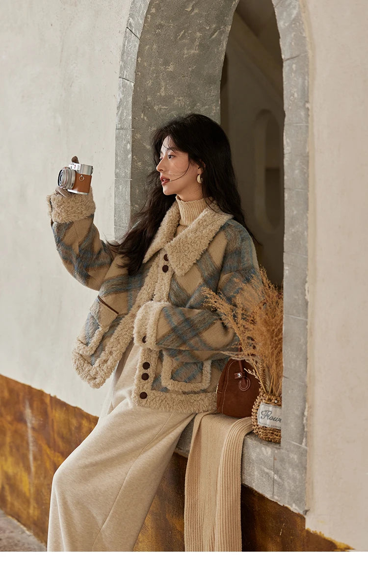 MISHOW Splicing Fleece Short Coat Women 2024 Winter Vintage French Plaid Tweed Thickened Warm Turn Down Collar Jacket MXD55W0574