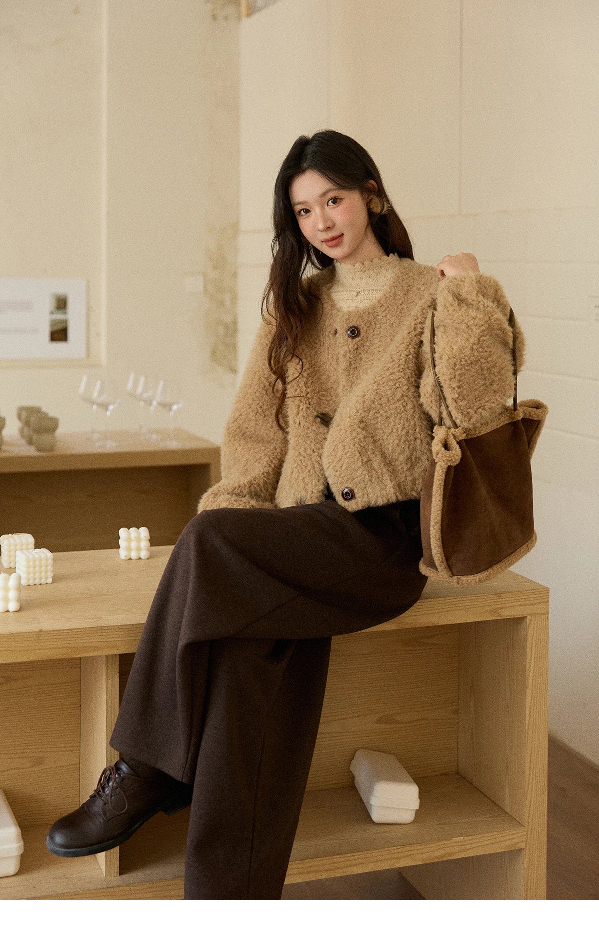 MISHOW Women's Lamb Wool Jacket 2025 Winter Retro Casual Coat Crew Neck Long Sleeve Soft Jacket Commuting Windproof MXE90W0995