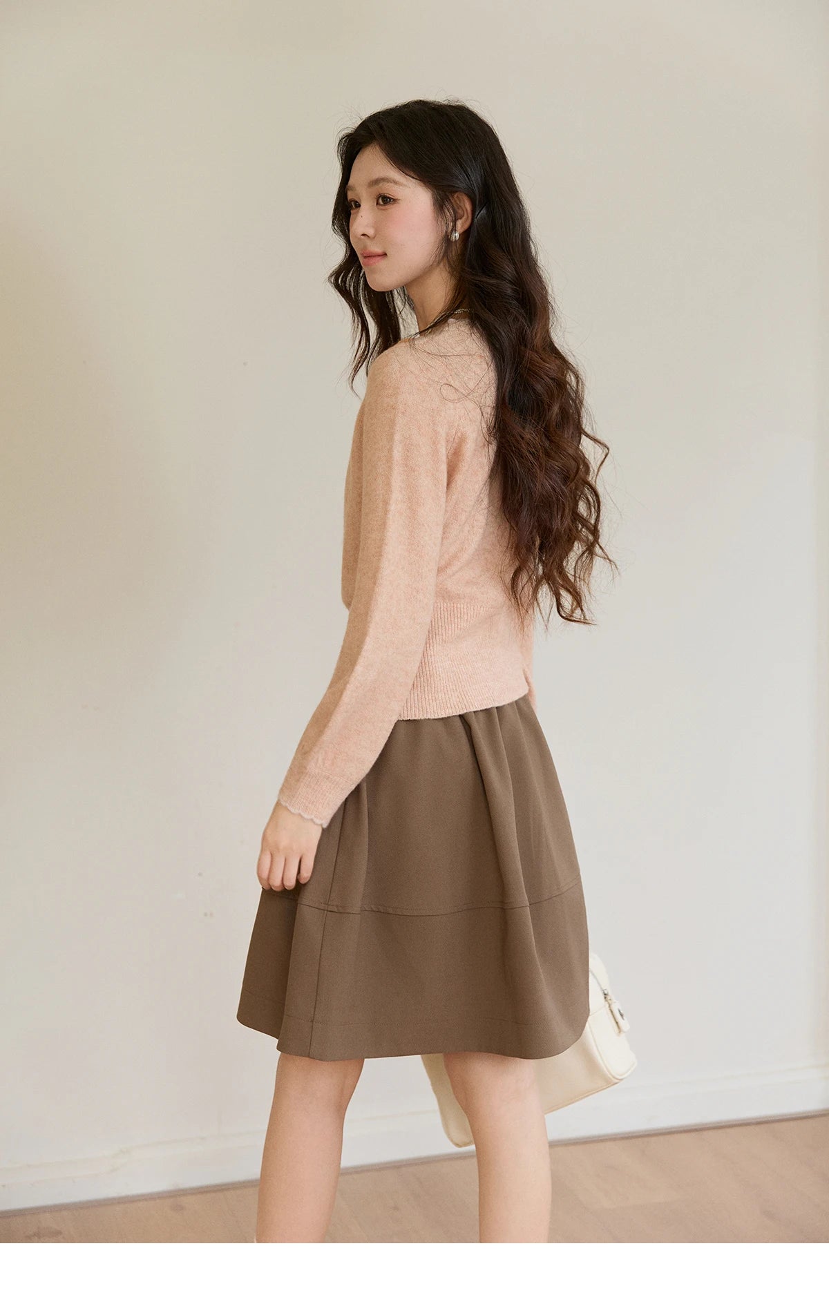 MISHOW Women's Floral Embroidery Knitted Cardigan 2026 Spring V-Neck Casual Short Tops Elegant Slim Knitted Sweater MXF11Z2917