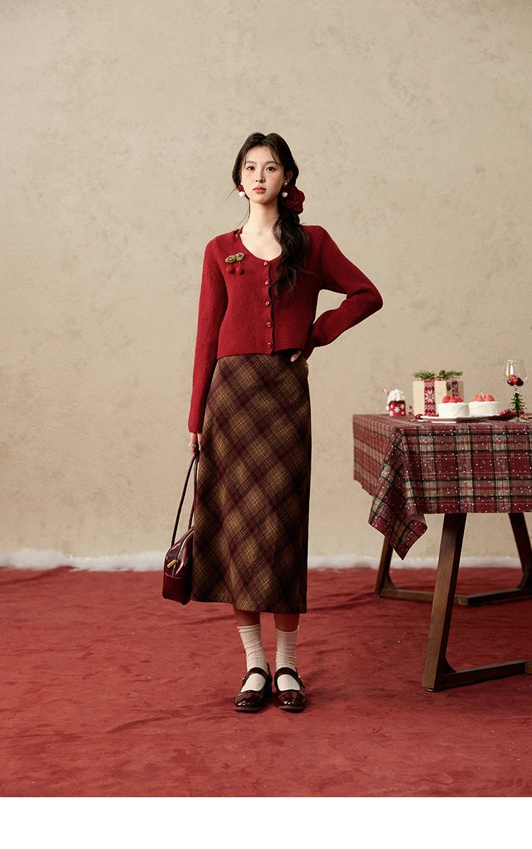 MISHOW Red Knitted Short Cardigan Women Autumn Winter New Cherry Ornaments Sweet Slim Fit V-neck Long Sleeve Tops MXD112Z1006