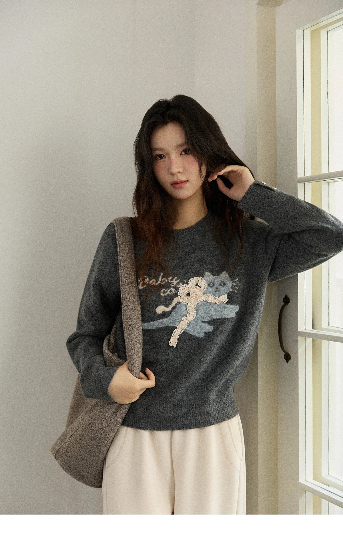 MISHOW Cat Jacquard Pullovers for Woman 2025 Winter Lazy Style Round Neck Three-dimensional Bow Loose Knit Sweater MXE86Z2750